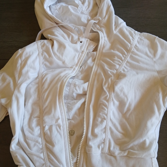 Lululemon Dance Studio Jacket Highly Sought After. Excellet Condition Size 6/8 - Picture 3 of 8